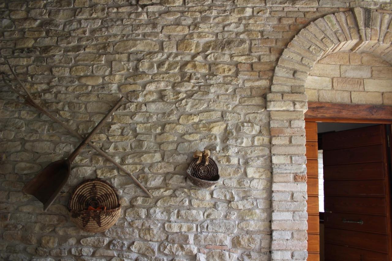 Casale Fontanile Bed And Breakfast Smerillo Eksteriør billede