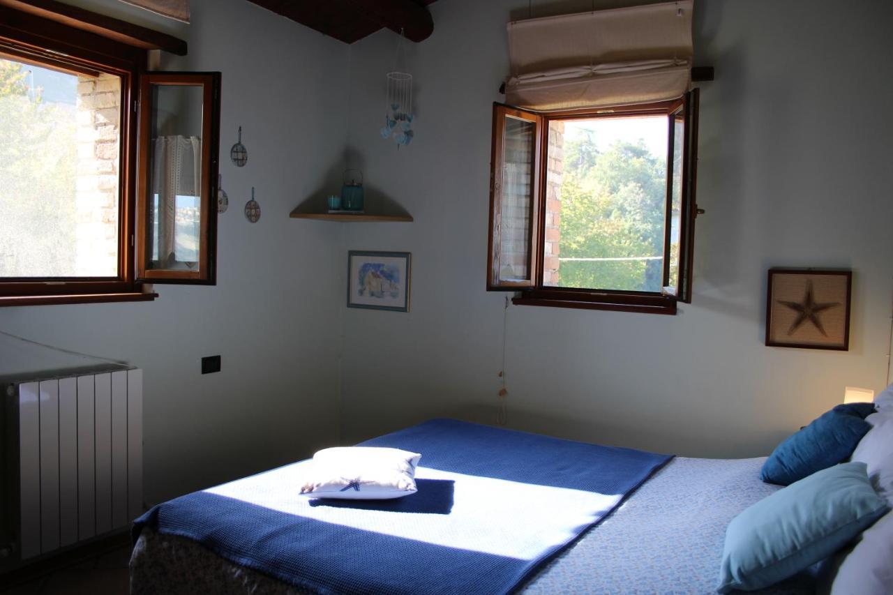 Casale Fontanile Bed And Breakfast Smerillo Eksteriør billede