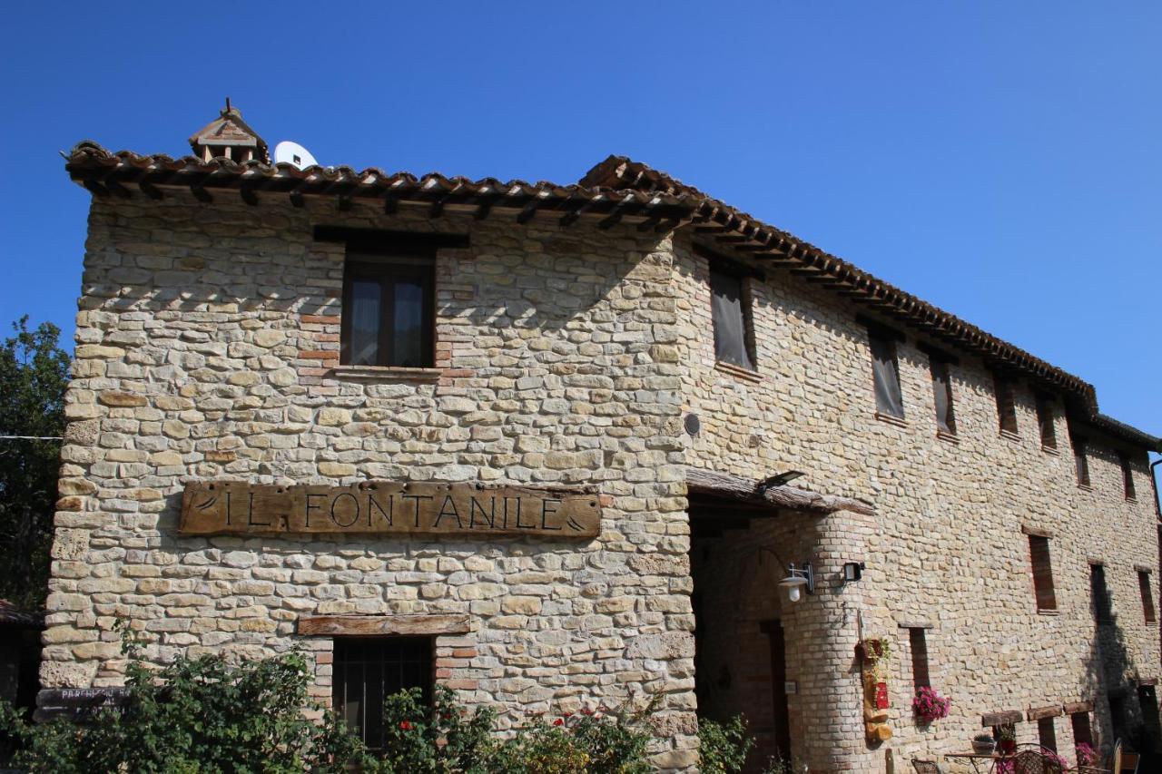 Casale Fontanile Bed And Breakfast Smerillo Eksteriør billede